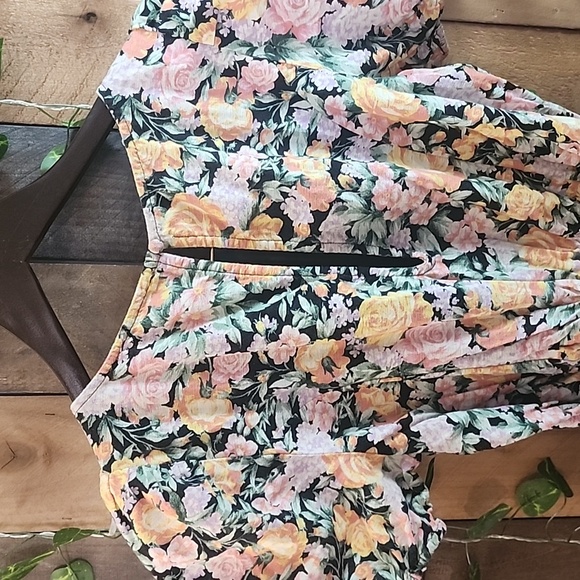 AE Floral Wrap-Front Romper Size Small - Picture 5 of 6
